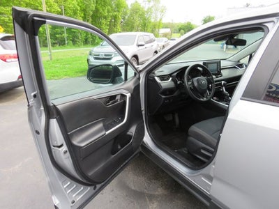 2022 Toyota RAV4 LE