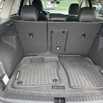 2025 Volkswagen Taos SE Black