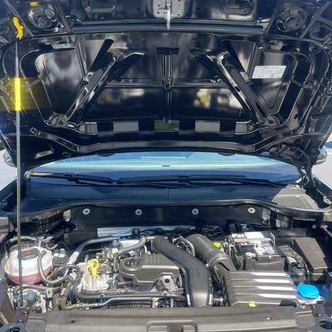 2025 Volkswagen Taos SE Black