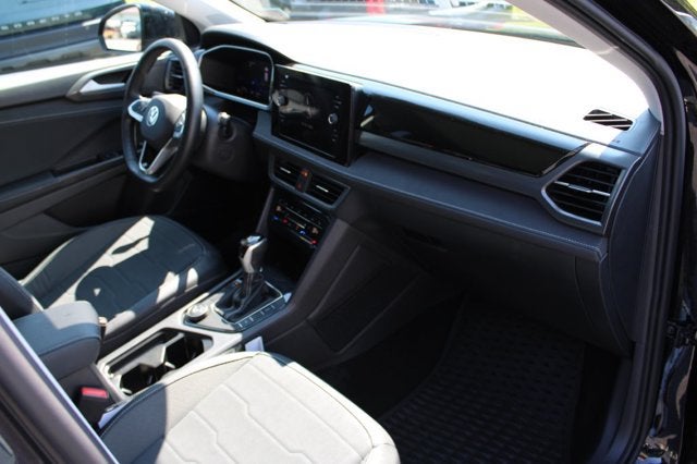 2025 Volkswagen Taos SE Black