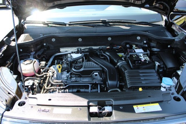 2025 Volkswagen Taos SE Black