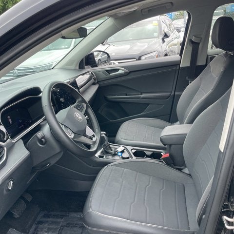 2025 Volkswagen Taos SE Black