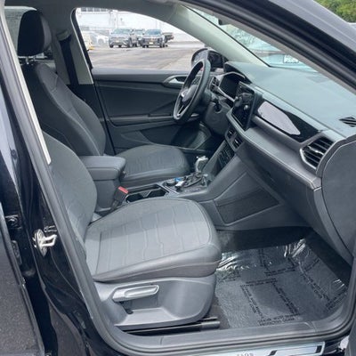 2025 Volkswagen Taos SE Black