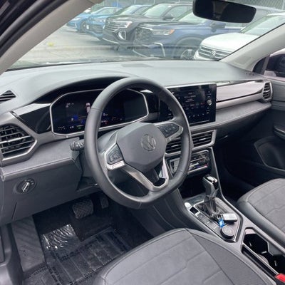 2025 Volkswagen Taos SE Black