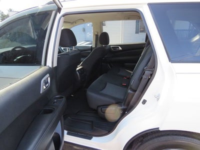 2019 Nissan Pathfinder S