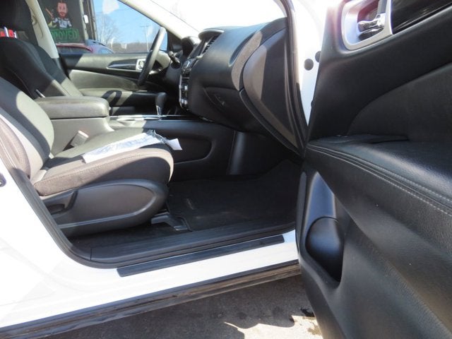 2019 Nissan Pathfinder S