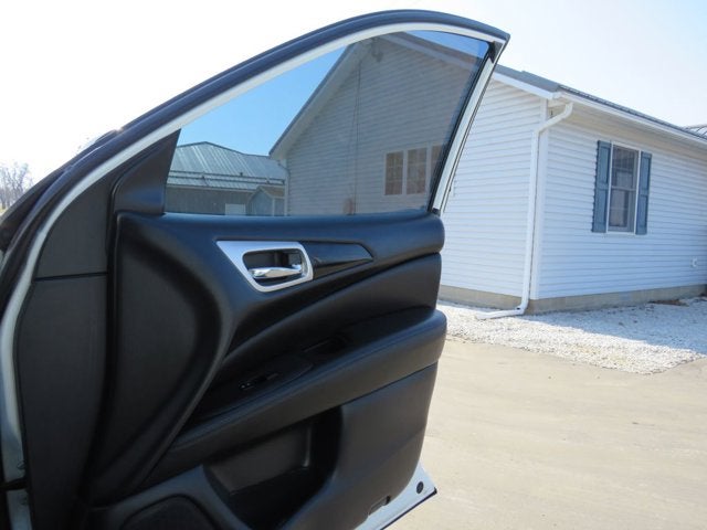 2019 Nissan Pathfinder S