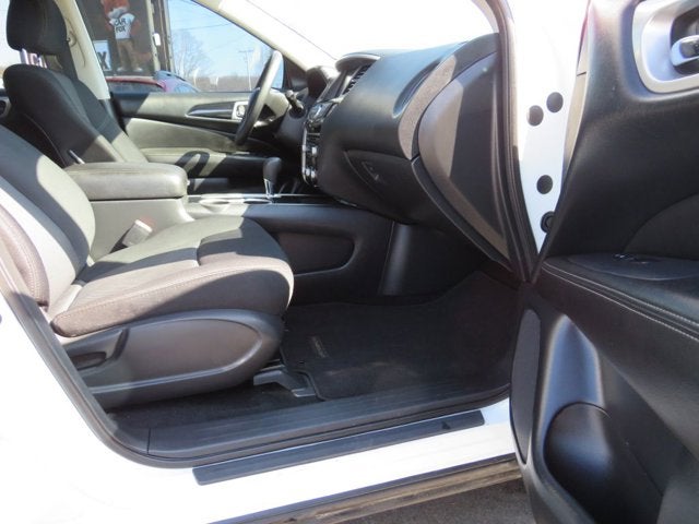 2019 Nissan Pathfinder S