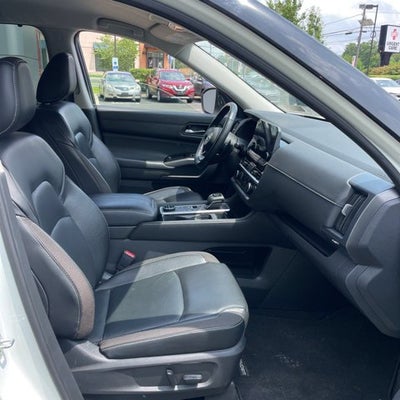 2022 Nissan Pathfinder SL