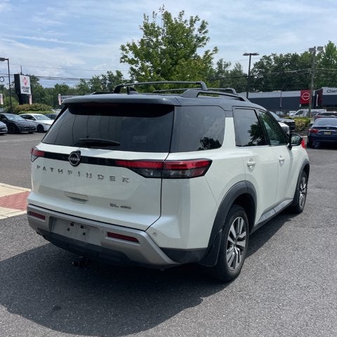 2022 Nissan Pathfinder SL
