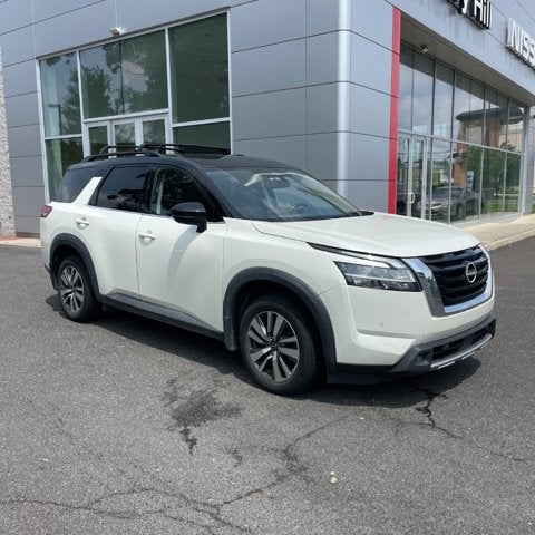 2022 Nissan Pathfinder SL
