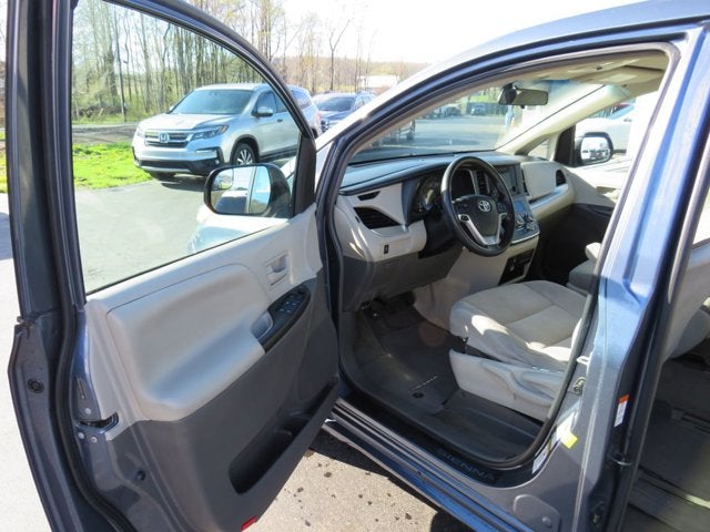 2015 Toyota Sienna L