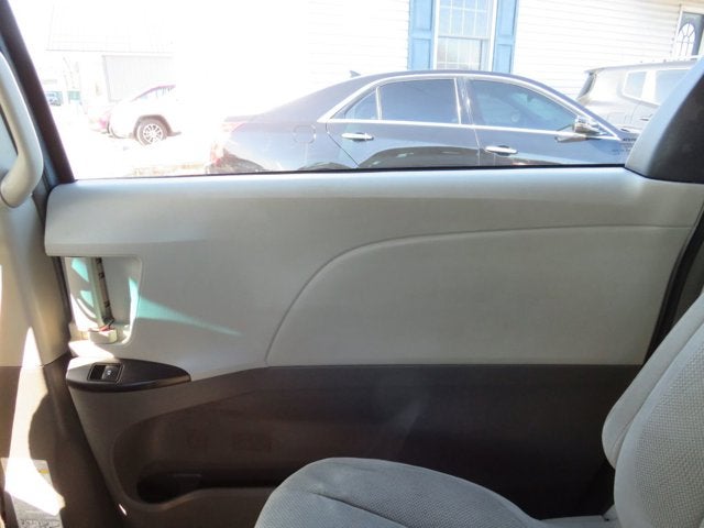 2015 Toyota Sienna L