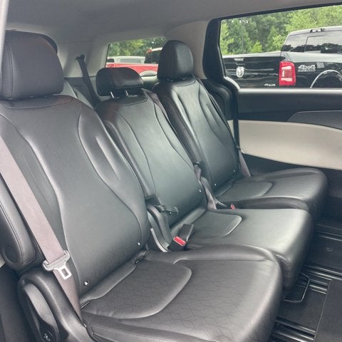 2022 Kia Carnival LXS