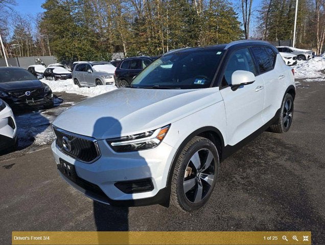 2020 Volvo XC40 Momentum