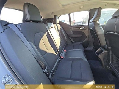 2020 Volvo XC40 Momentum