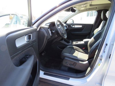 2020 Volvo XC40 Momentum