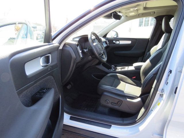 2020 Volvo XC40 Momentum