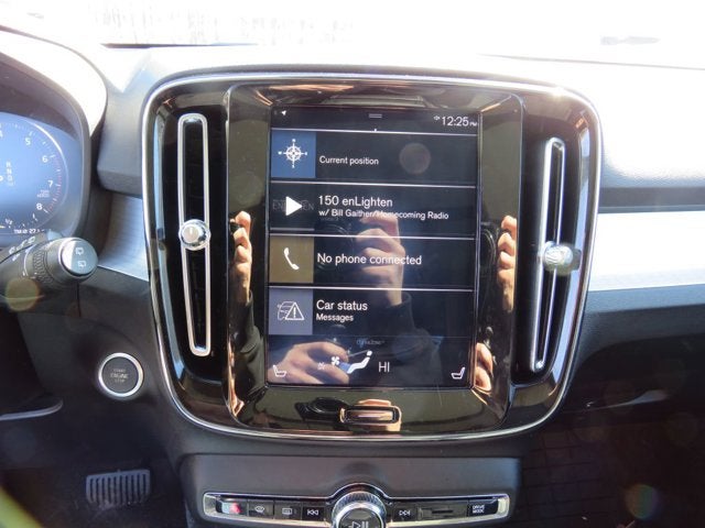 2020 Volvo XC40 Momentum