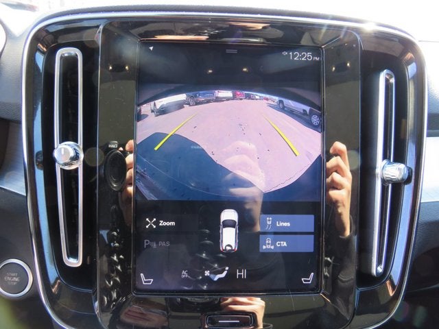 2020 Volvo XC40 Momentum