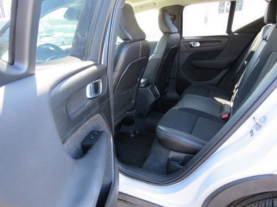 2020 Volvo XC40 Momentum