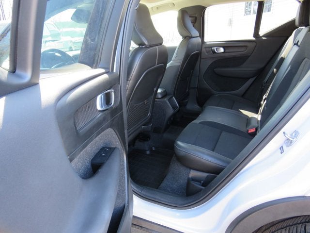 2020 Volvo XC40 Momentum