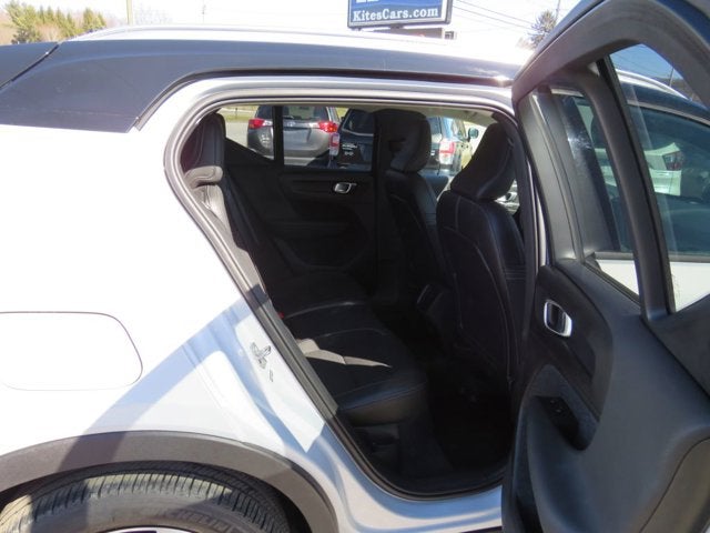 2020 Volvo XC40 Momentum