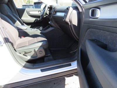 2020 Volvo XC40 Momentum