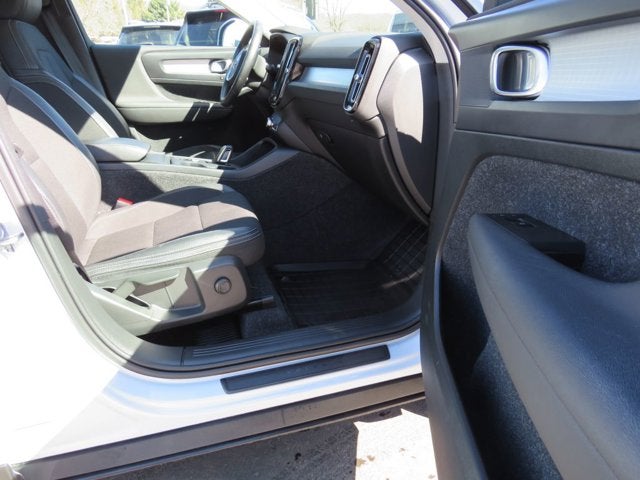 2020 Volvo XC40 Momentum