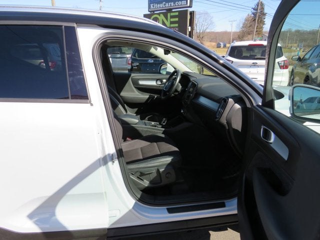 2020 Volvo XC40 Momentum