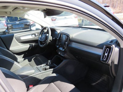 2020 Volvo XC40 Momentum