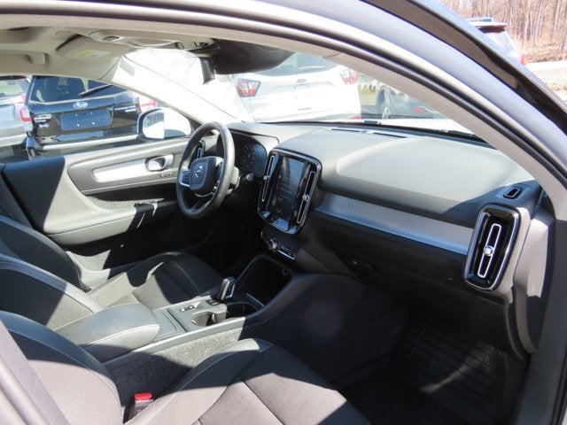 2020 Volvo XC40 Momentum